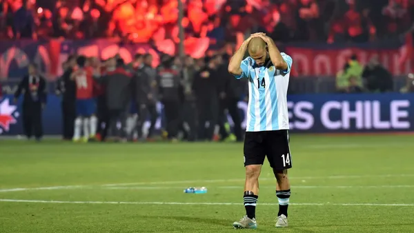 Pocos días después de un retiro sorpresivo de Fernando Gago, Javier Mascherano sigue su camino y anuncia la misma decisión.