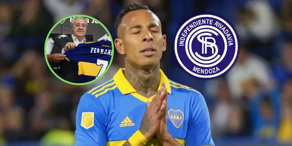 Sebastián Villa junto al escudo de Independiente Rivadavia y Ameal.