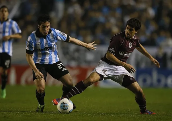 Solo resta la firma del contrato para que Gabriel Hauche sea nuevamente jugador de la Academia.