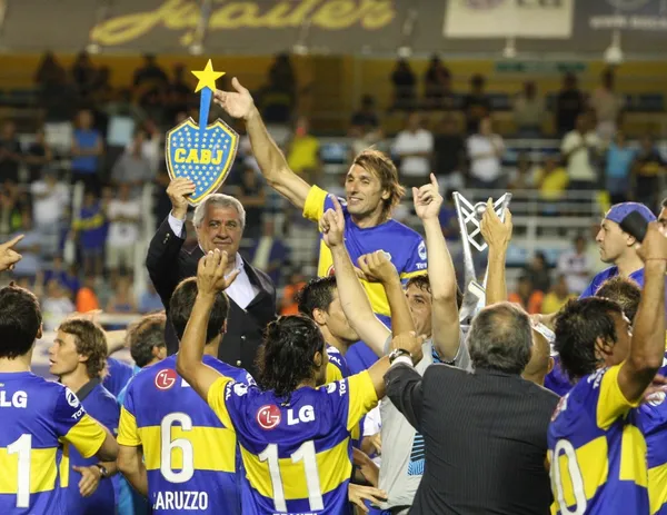 Una de las leyendas del Club Atlético Boca Juniors puede llevar varios fichajes que harán sonreír a Juan Román Riquelme.