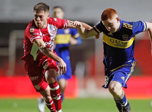 Valentín Barco debutó en primera división con 16 años en la primera fecha de la Liga Profesional ante Unión de Santa Fe y dejó sorprendido a todos por su gran talento para defender y atacar ¿Cuáles son los números del lateral izquierdo? Enterate de todos los datos acá.