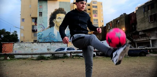 Ya tuvo sondeos del Manchester City y del F.C Barcelona.