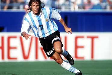 El legendario jugador de la Selección de Fútbol de Argentina alabó el desempeño de uno de los jugadores de Club Atlético Boca Juniors, llegando a compararlo con él.
 
