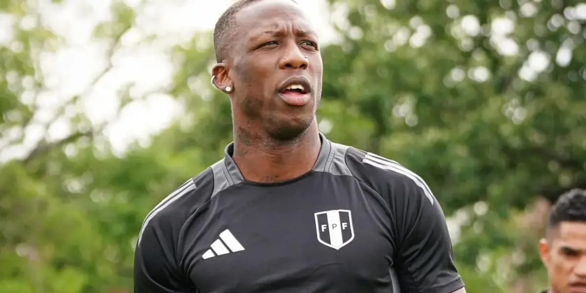 Luis Advíncula en Perú.