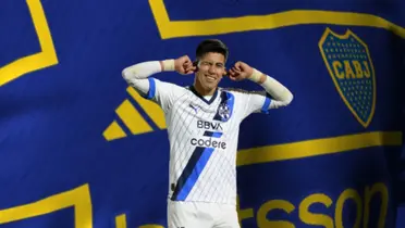 Maximiliano Meza festeja un gol con Monterrey.