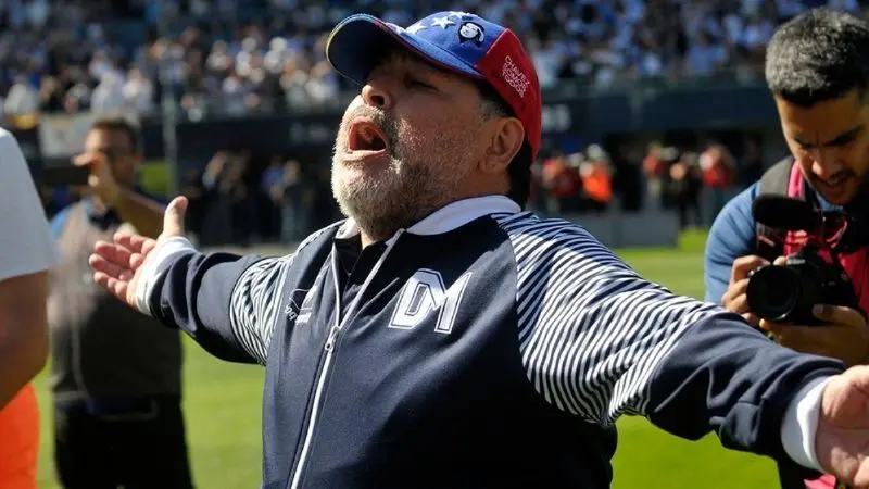 Mirá el gesto de Diego Armando Maradona que sorprendió a todos en argentina y mostró su lado más humano.