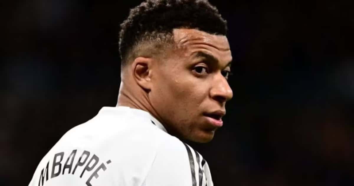 Mbappé otra vez fuera.