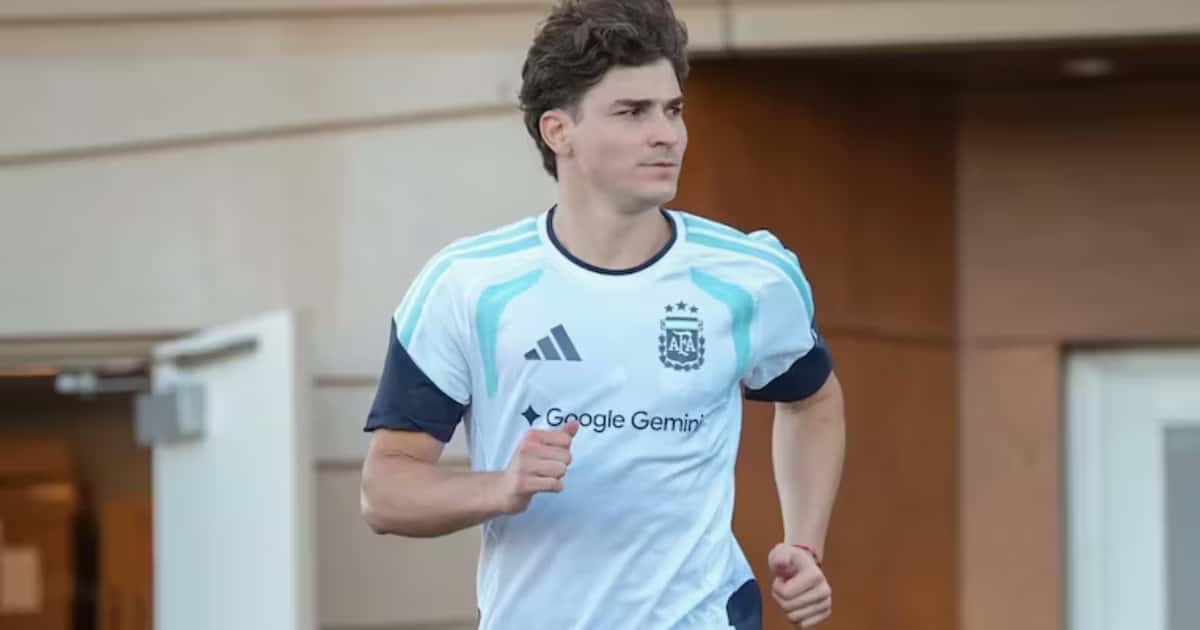 Julián Álvarez fuera del 11.