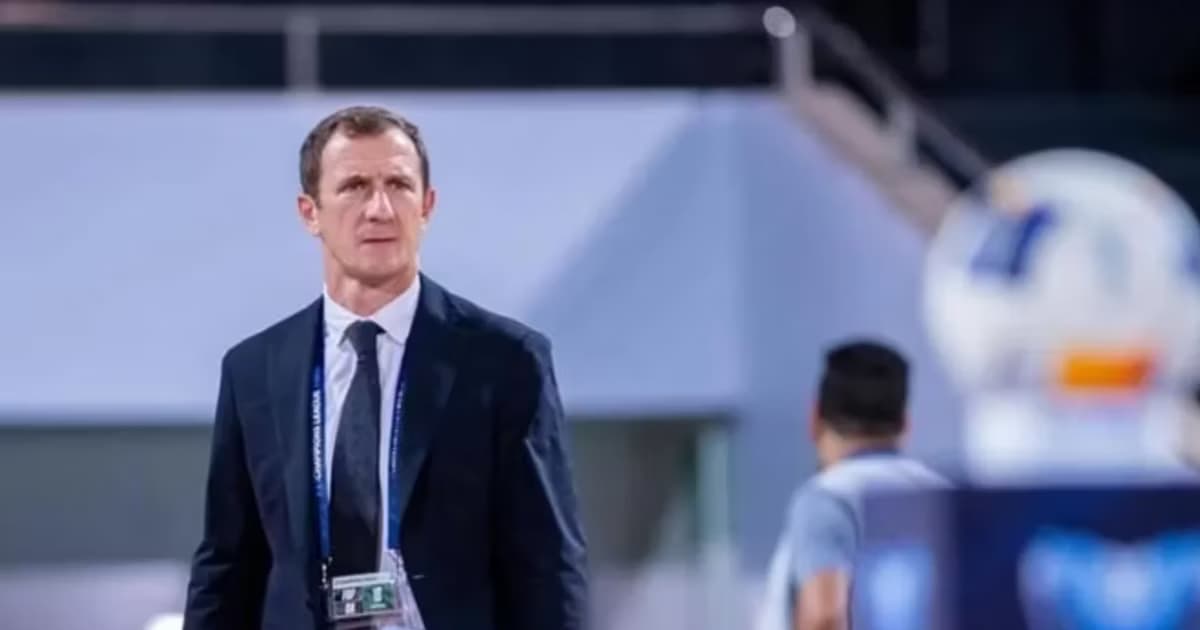 Arruabarrena hace pedidos en Boca.