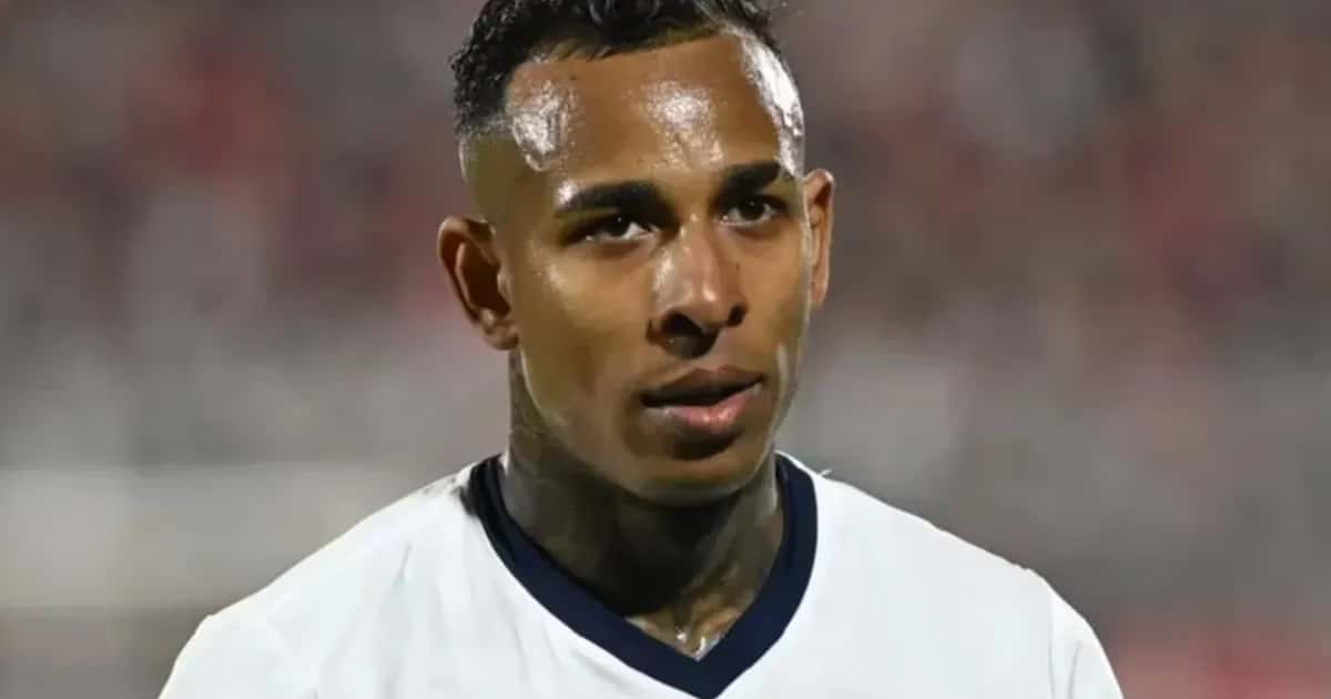Román quiere al colombiano.