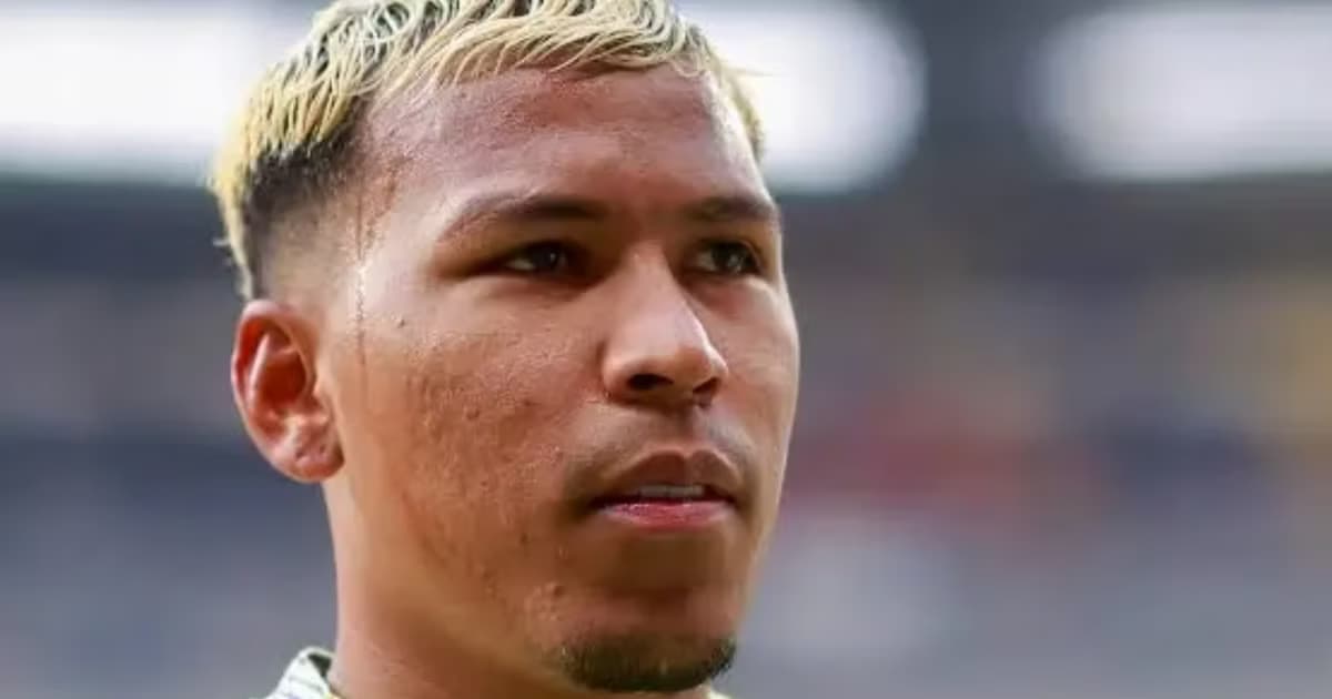 Roger Martínez objetivo de Riquelme.