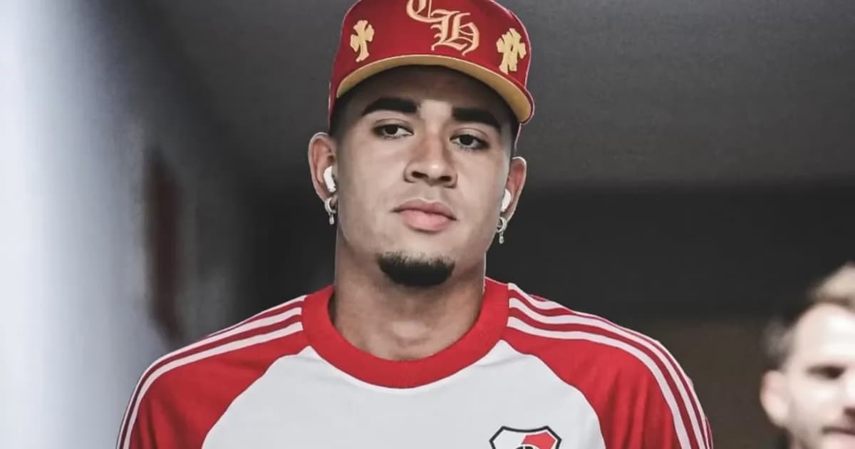Kendry Páez polémico.