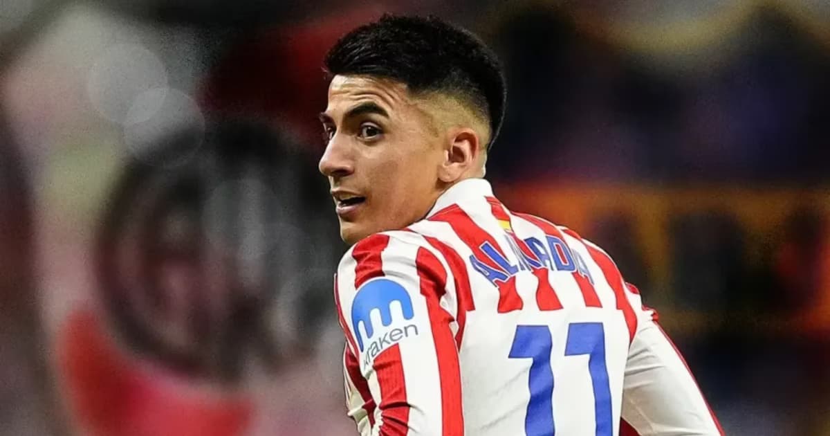 Almada se acerca a Núñez.