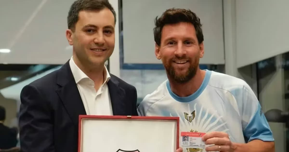 Apuntan contra la directiva de River.
