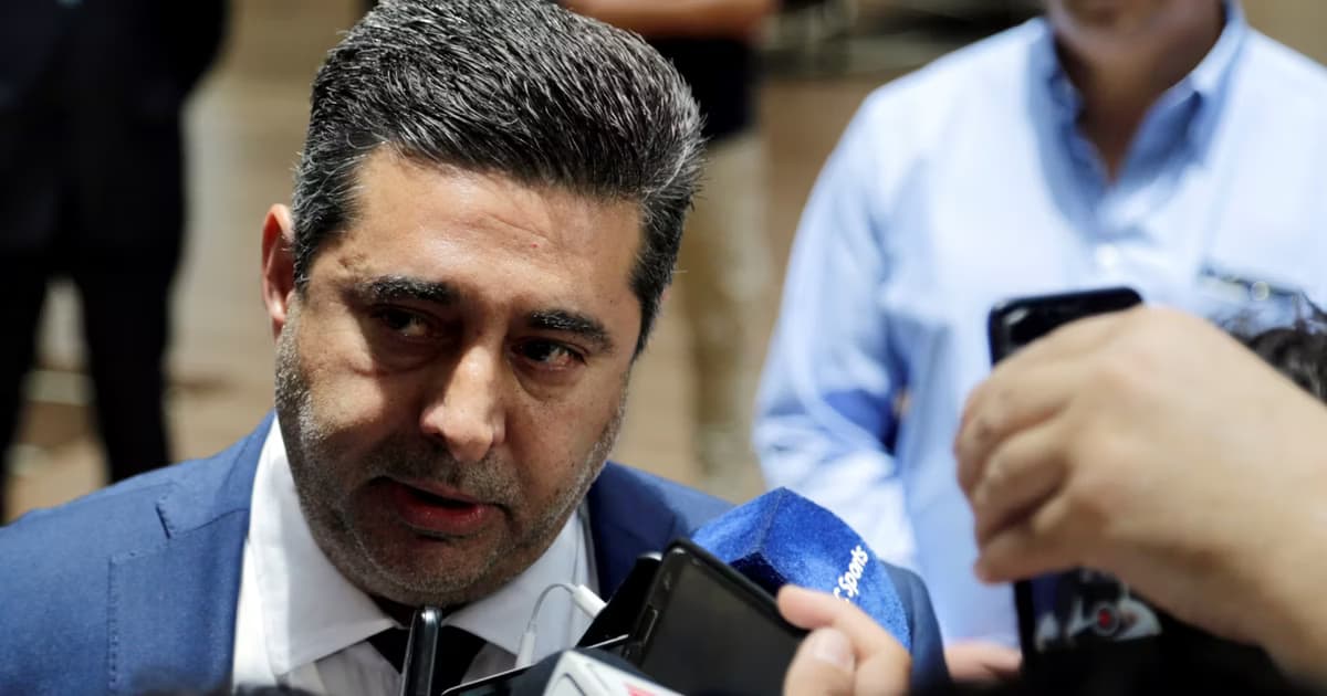 Angelici se mete en la pelea.