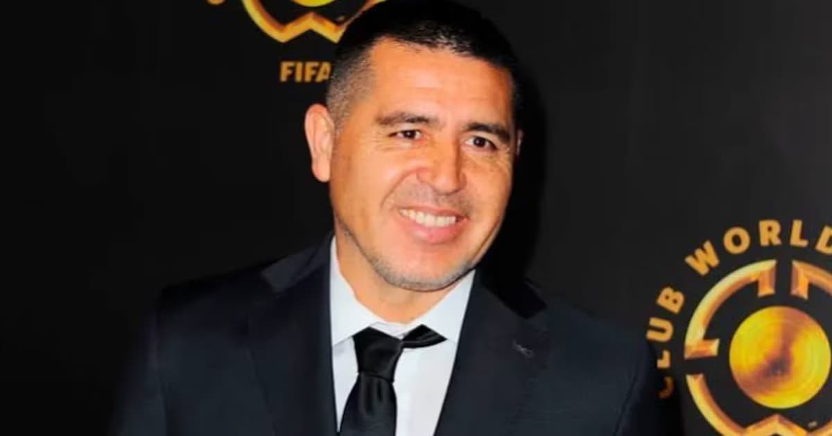 Riquelme busca fichajes.