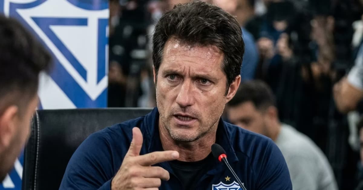 Schelotto muy enojado.