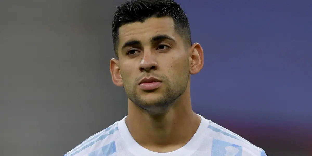A días de disputar la triple fecha de las eliminatorias sudamericanas rumbo a Qatar 2022, Cristian Romero sufre un problema en su rodilla derecha y no pudo estar ni en el banco de suplentes del último encuentro del Tottenham ante el Wolverhampton ¿Llega el Cuti para los partidos con la Selección Argentina? Toda la información acá.