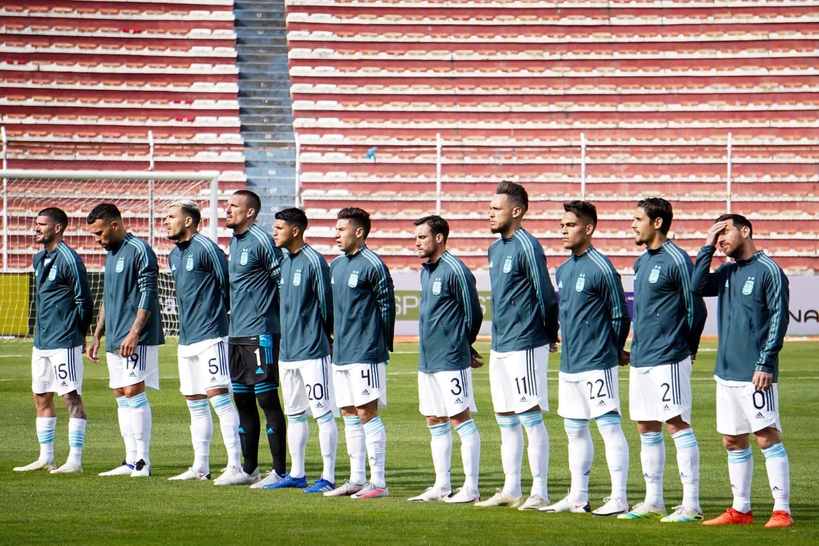 A pesar de una victoria de la Selección de Fútbol de Argentina, aún se encuentra lejos de tener un mediocampo ideal.