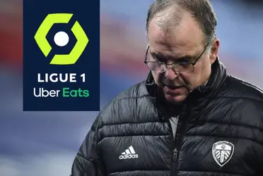 A pesar de vivir un brillante presente con Leeds United Association Football Club, Marcelo Bielsa ha recibido críticas desde Francia.