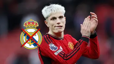 Alejandro Garnacho aplaudiendo