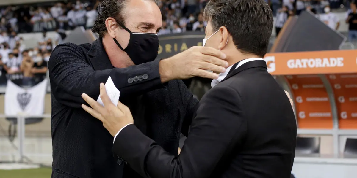 Ambos directores técnicos cruzaron palabras luego de la serie de cuartos de final de la Copa Libertadores.