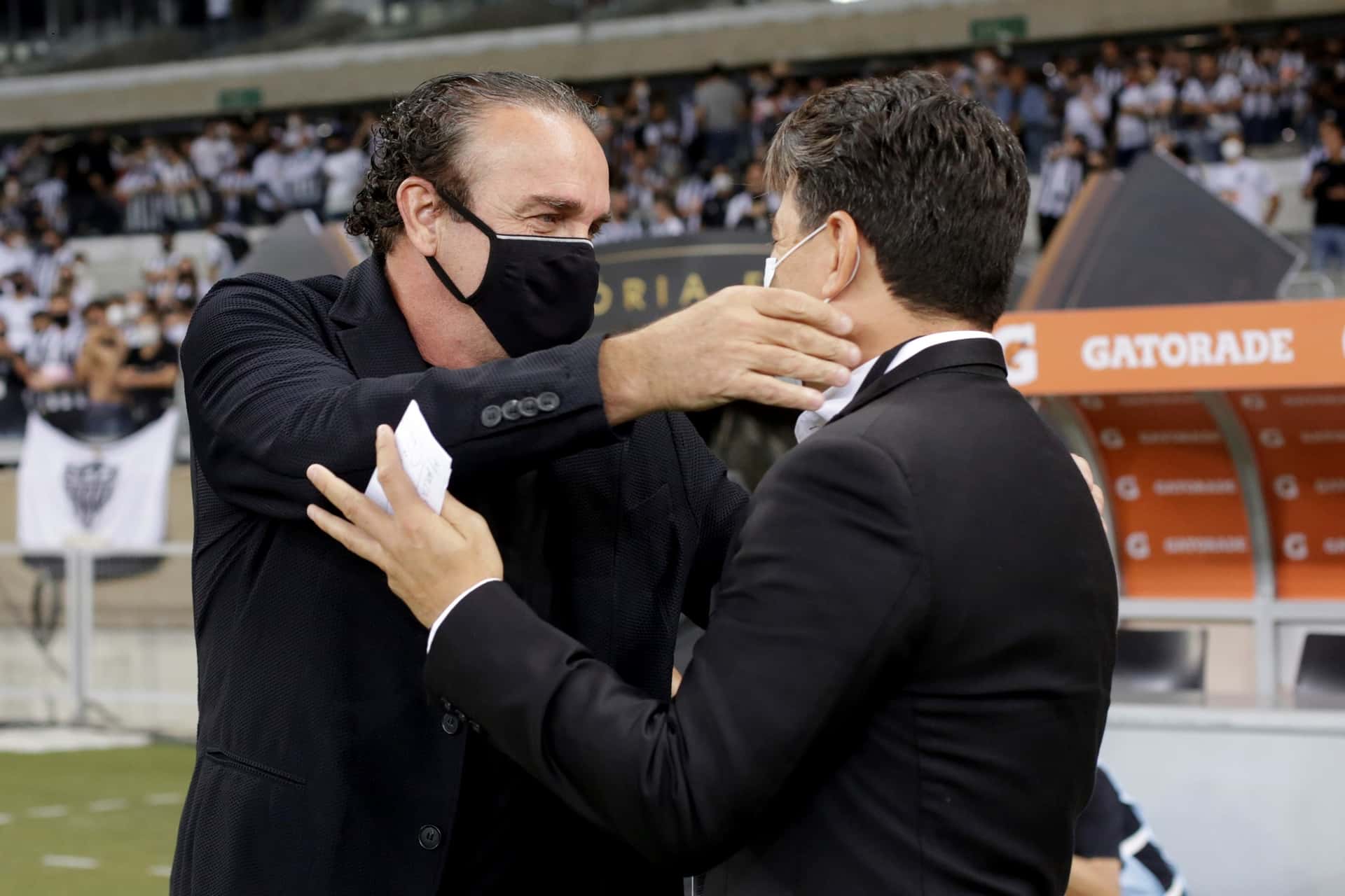 Ambos directores técnicos cruzaron palabras luego de la serie de cuartos de final de la Copa Libertadores.