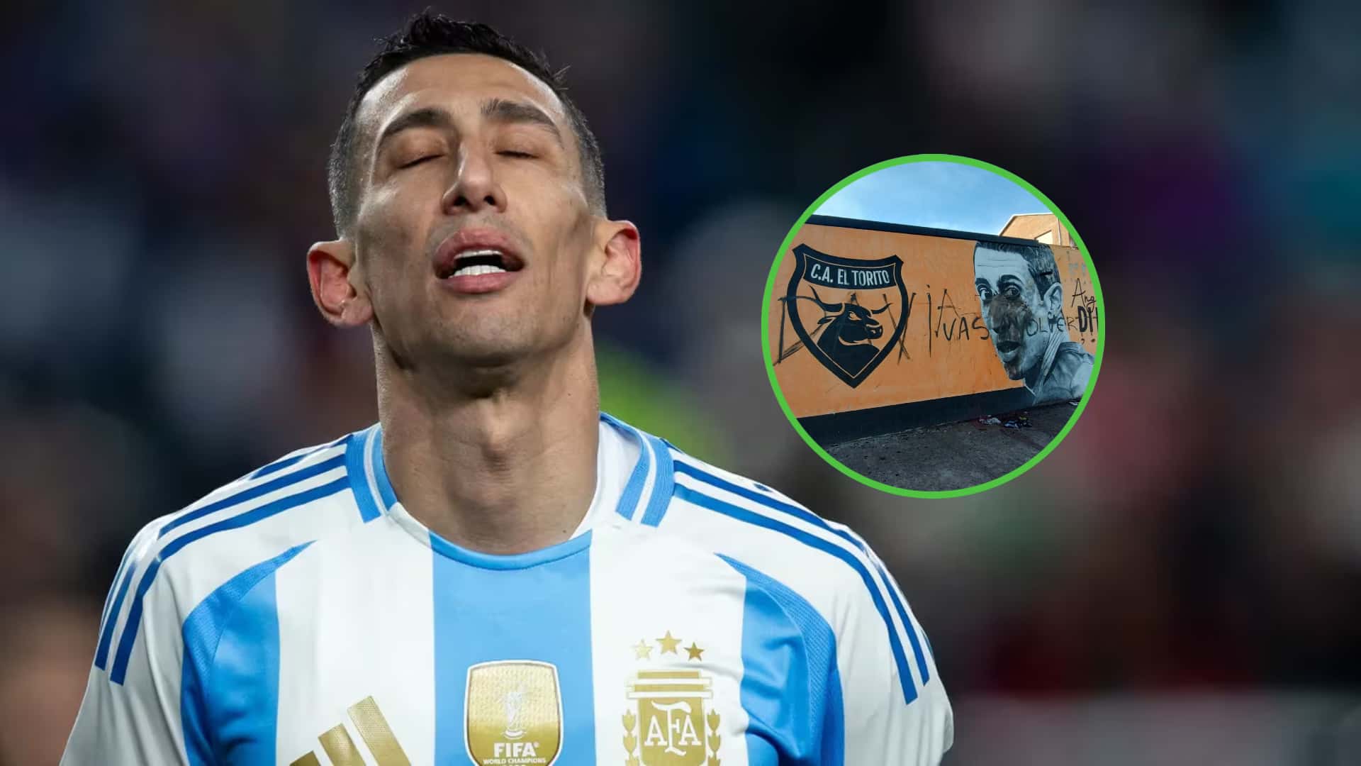 Angel Di María se lamenta en un partido con Argentina.