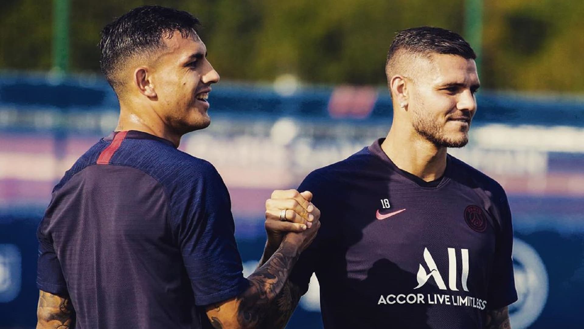 Ante la inminente llegada de Lionel Messi al PSG, el conjunto de París sumaría un nuevo argentino defendiendo los colores que supieron vestir Javier Pastore, Marcelo Gallardo, Osvaldo Ardiles entre otros. ¿Cuántos argentinos jugaron en el equipo de Francia? Enterate de todas las novedades acá.