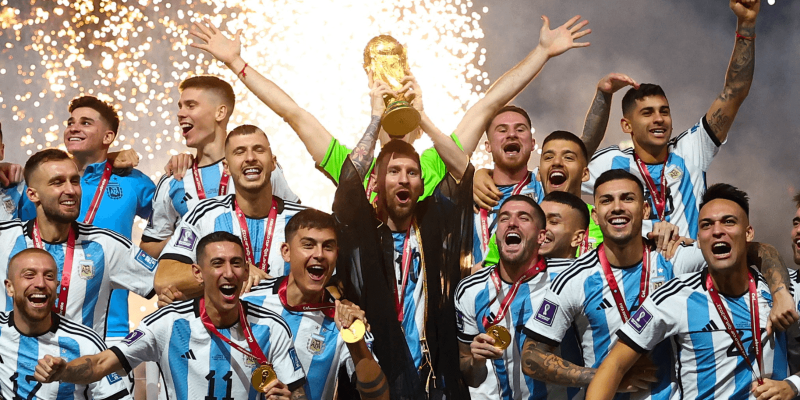 Apenas suma 20 minutos desde que llegó del Mundial de Qatar y los hinchas van perdiendo la paciencia