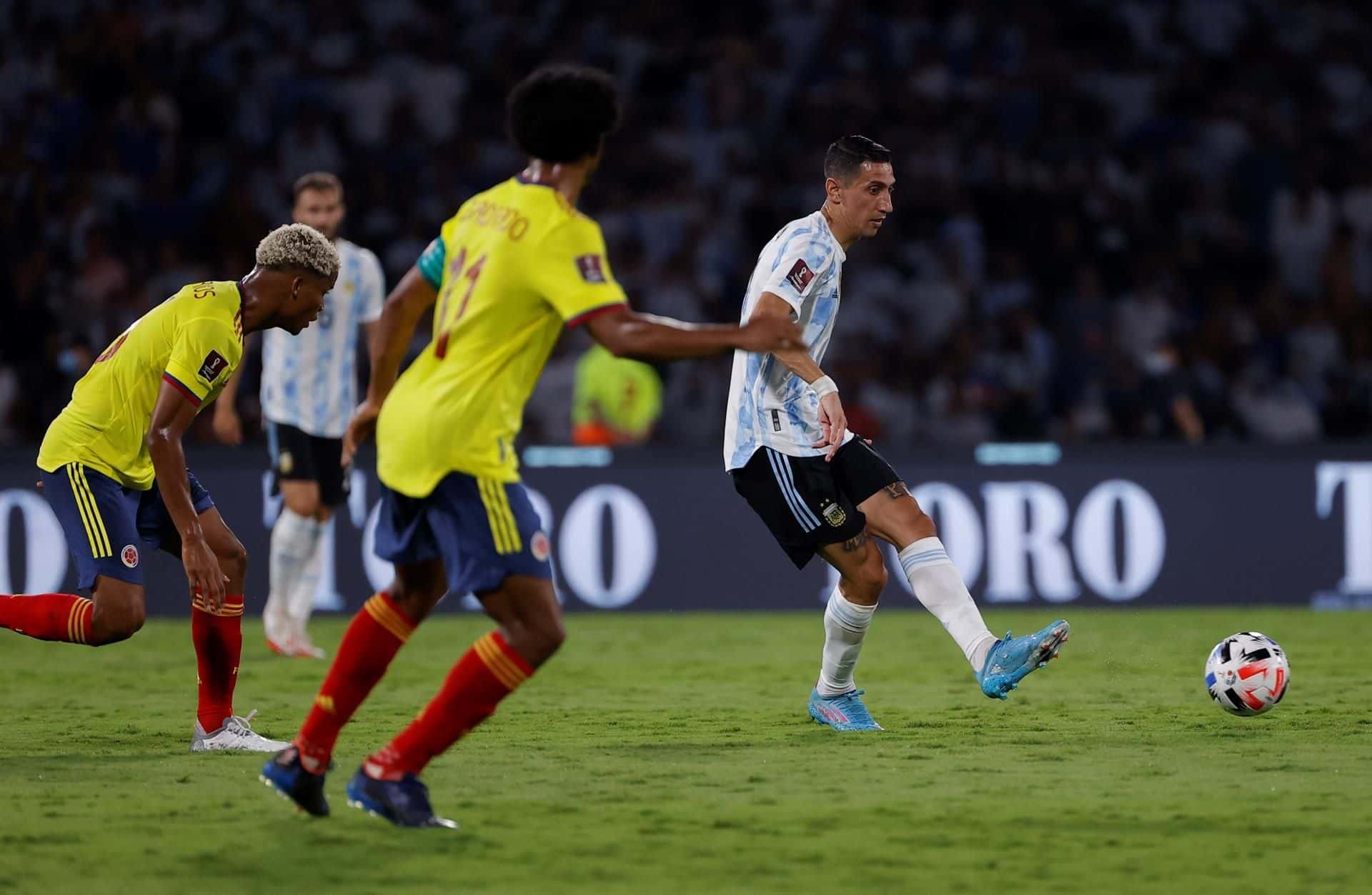 Argentina ganó 1 a 0 ante Colombia en Córdoba con varios puntos altos.