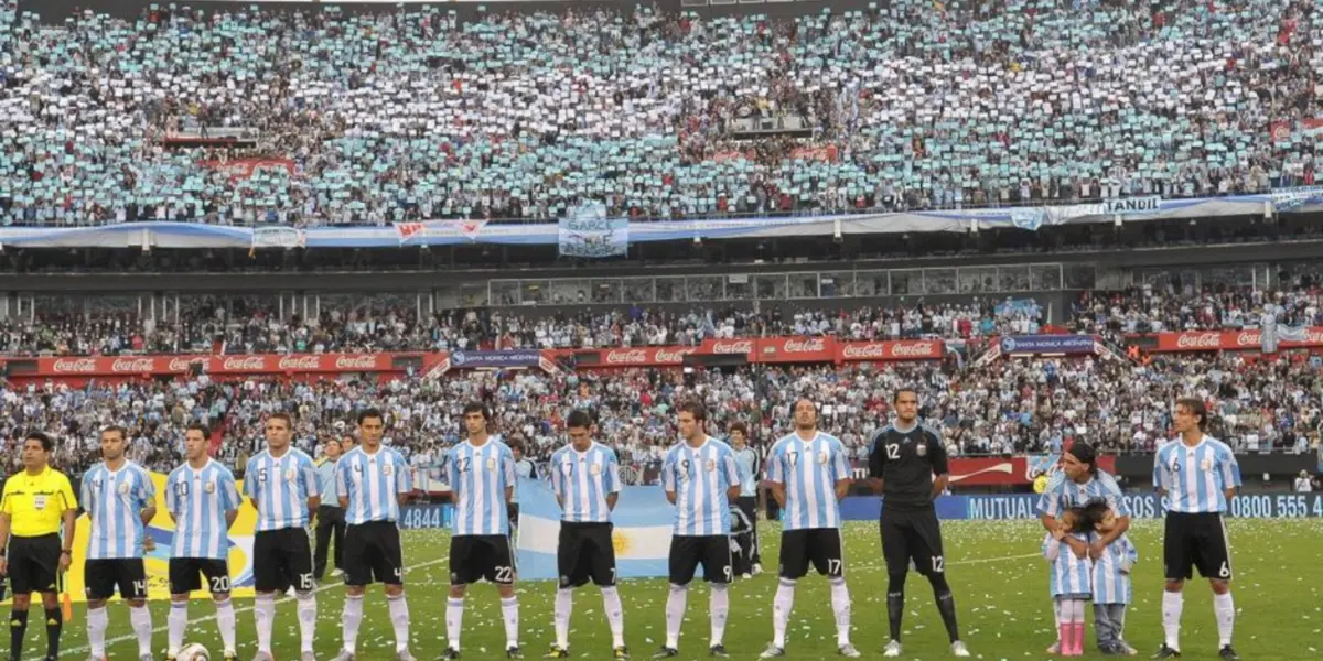 Argentina y Bolivia se enfrentan por las eliminatorias rumbo a Qatar 2022 y por primera vez volverá el público en el país para este enfrentamiento. Lo confirmó Matias Lammens y Carla Vizzotti, y en el cotejo habrá aforo reducido del 30% de la capacidad del Estadio Monumental ¿Cuántas personas podrán ingresar? Enterate de toda la información acá.
