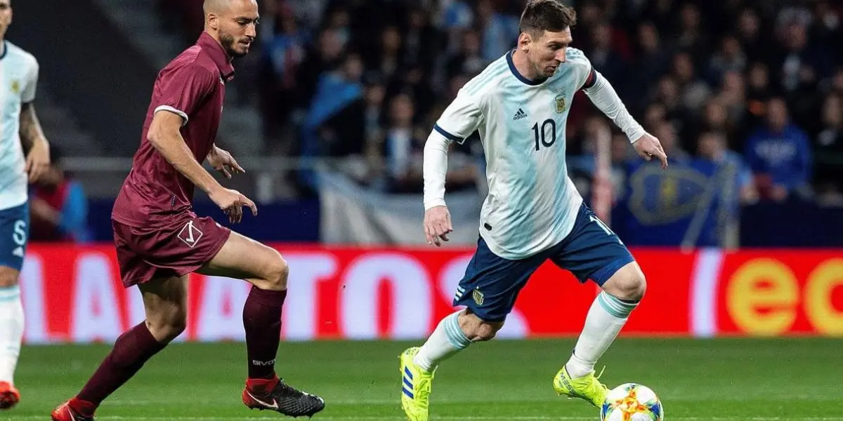 Argentina y Venezuela se enfrentan por la jornada nueve de las eliminatorias rumbo al Mundial de Qatar 2022 el próximo dos de septiembre a partir de las 21:00 hora Argentina ¿Por dónde se transmitirá el encuentro? Toda la información acá.