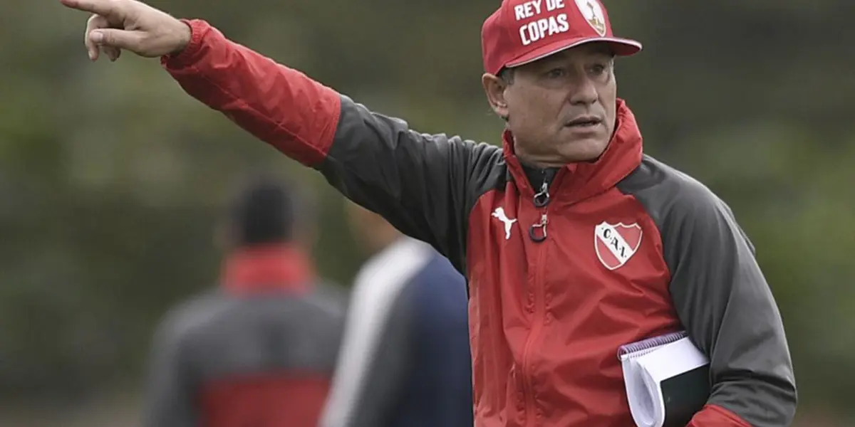 ¿Ariel Holan vuelve a Independiente?
