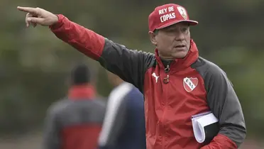 ¿Ariel Holan vuelve a Independiente?