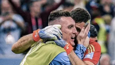 Armani y Dibu Martínez en Argentina