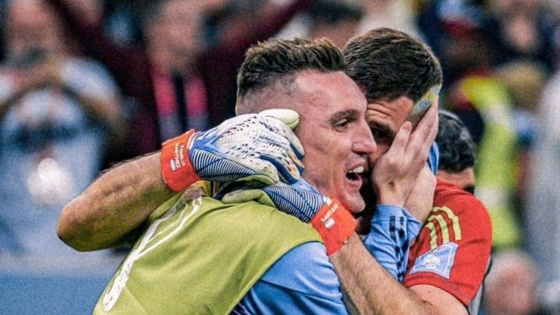 Armani y Dibu Martínez en Qatar