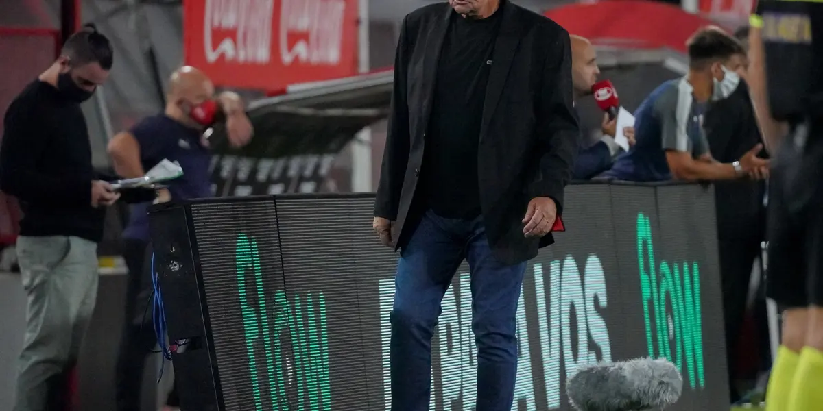 Aunque aún debe saldar varias deudas, el Rojo comienza a analizar posibles refuerzos en el mercado de pases.