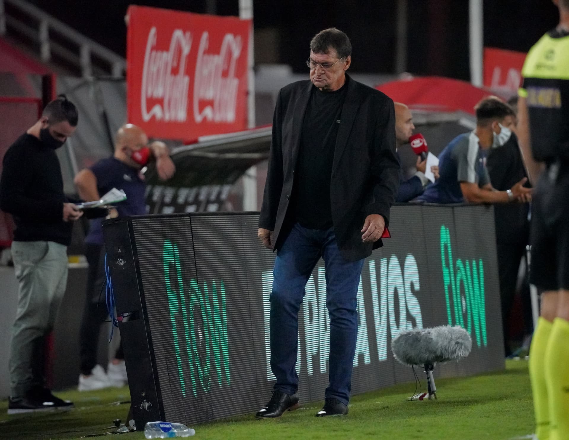 Aunque aún debe saldar varias deudas, el Rojo comienza a analizar posibles refuerzos en el mercado de pases.