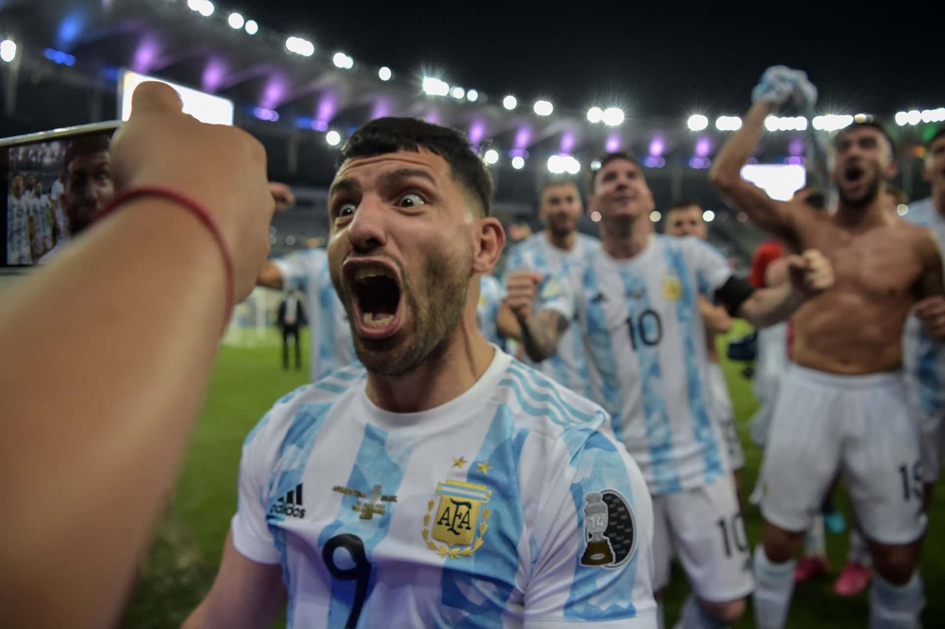 Aunque jugó poco, el Kun fue uno de los más sacrificados del plantel.