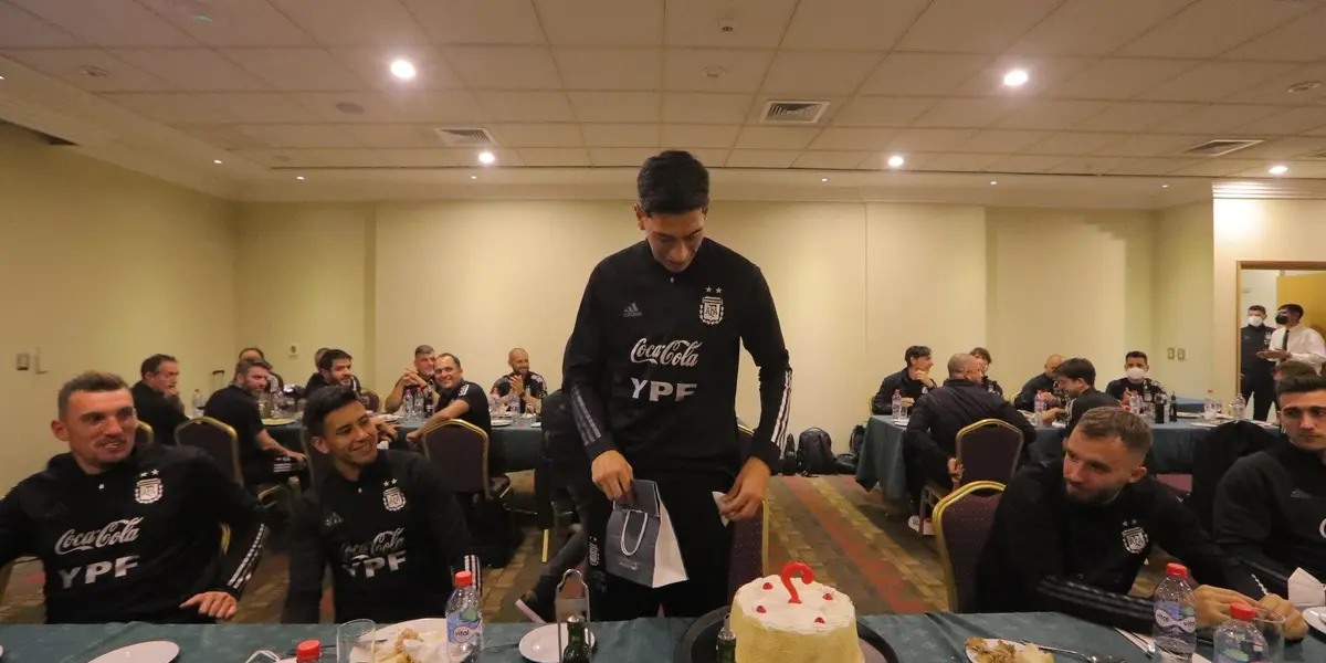 Ayer se confirmaba el positivo de Lionel Scaloni y Pablo Aimar; sin embargo hoy, se supo que todos los resultados de los jugadores argentinos en la llegada a Chile fueron negativos.