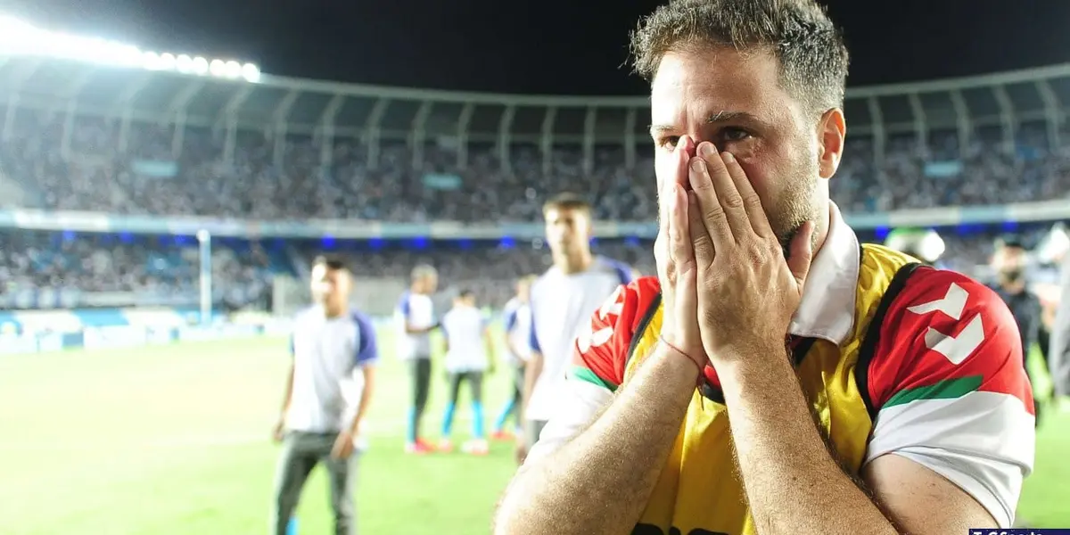 Barracas Central perdió su tercer partido en fila y el DT tomó una decisión.