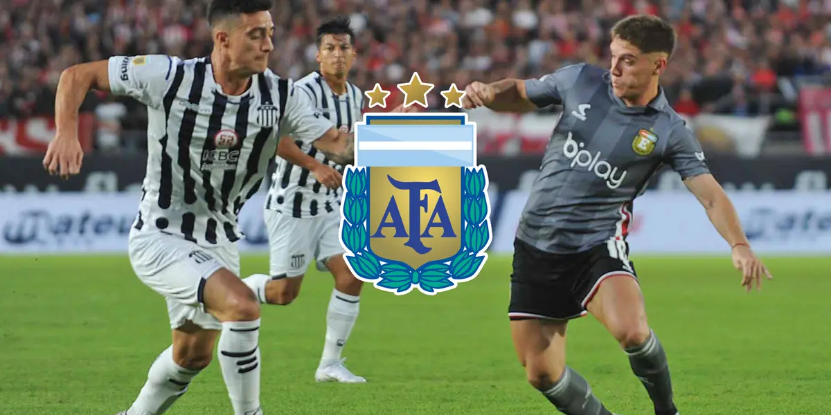 Benjamín Rollheiser disputa una pelota con jugador de Talleres de Córdoba