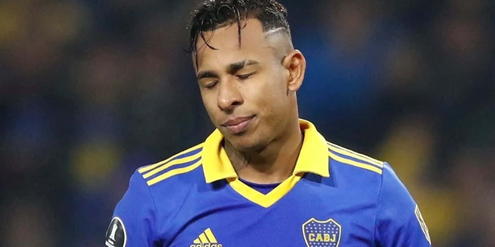 Boca dejó pasar una inmejorable chance para escarparse en la punta y perdió, con una vuelta intranscendente de Sebastian Villa.
