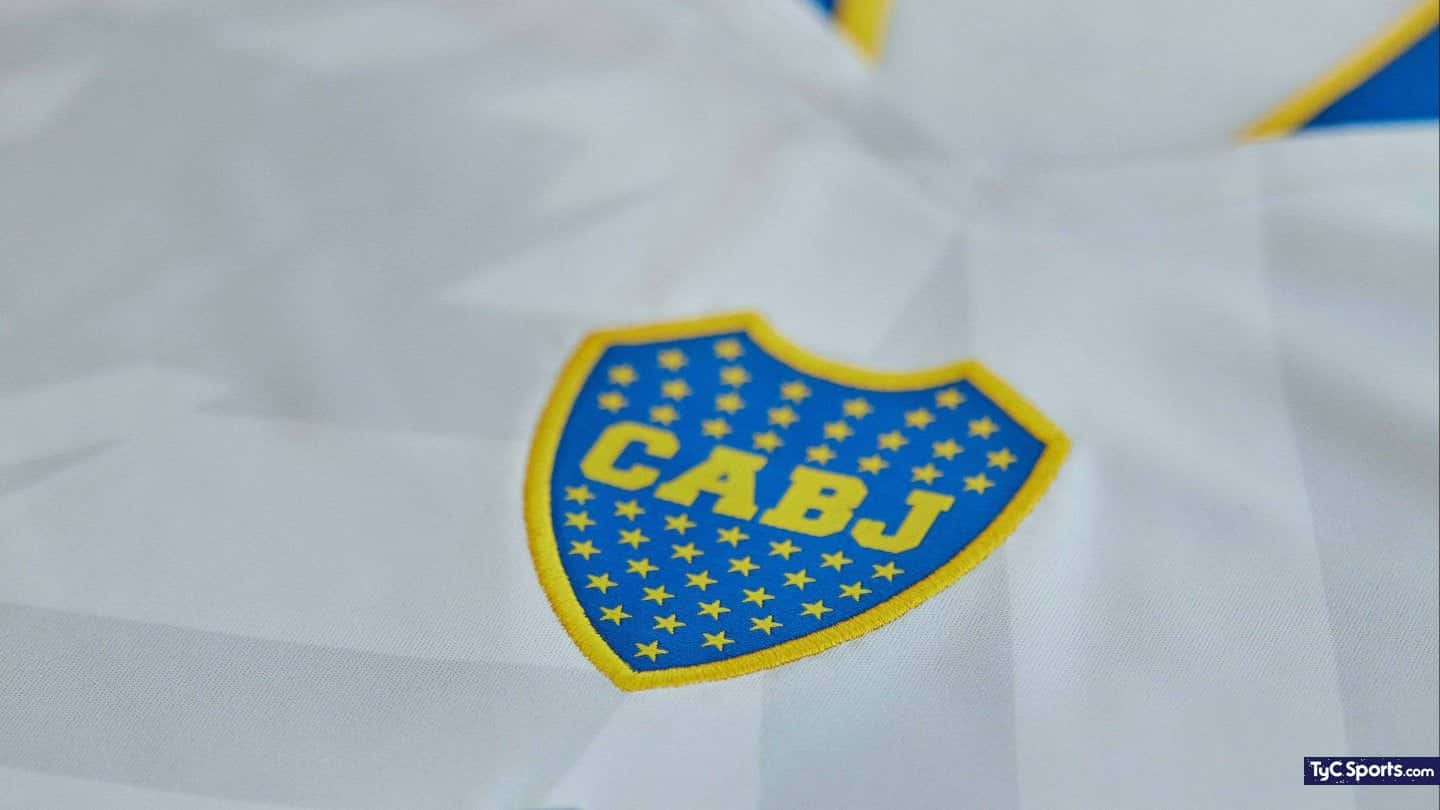 Boca presentó de manera oficial su nueva camiseta alternativa para la Liga Profesional, es de color gris, un estilo que no se utilizaba hace bastante tiempo en la casaca del Xeneize ¿Cuánto cuesta y dónde estará a la venta? Toda la información acá.