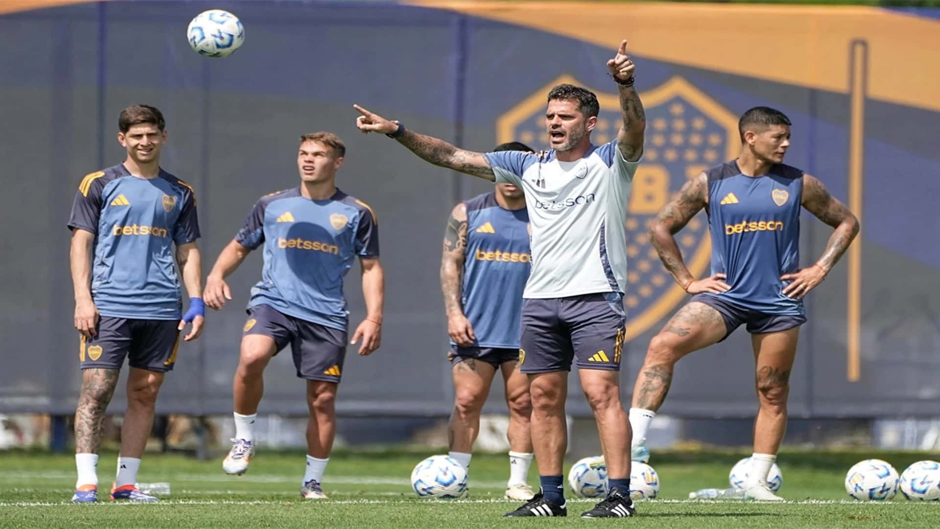 Boca trajo a sus nuevos refuerzos pero todavía no se pudieron entrenar