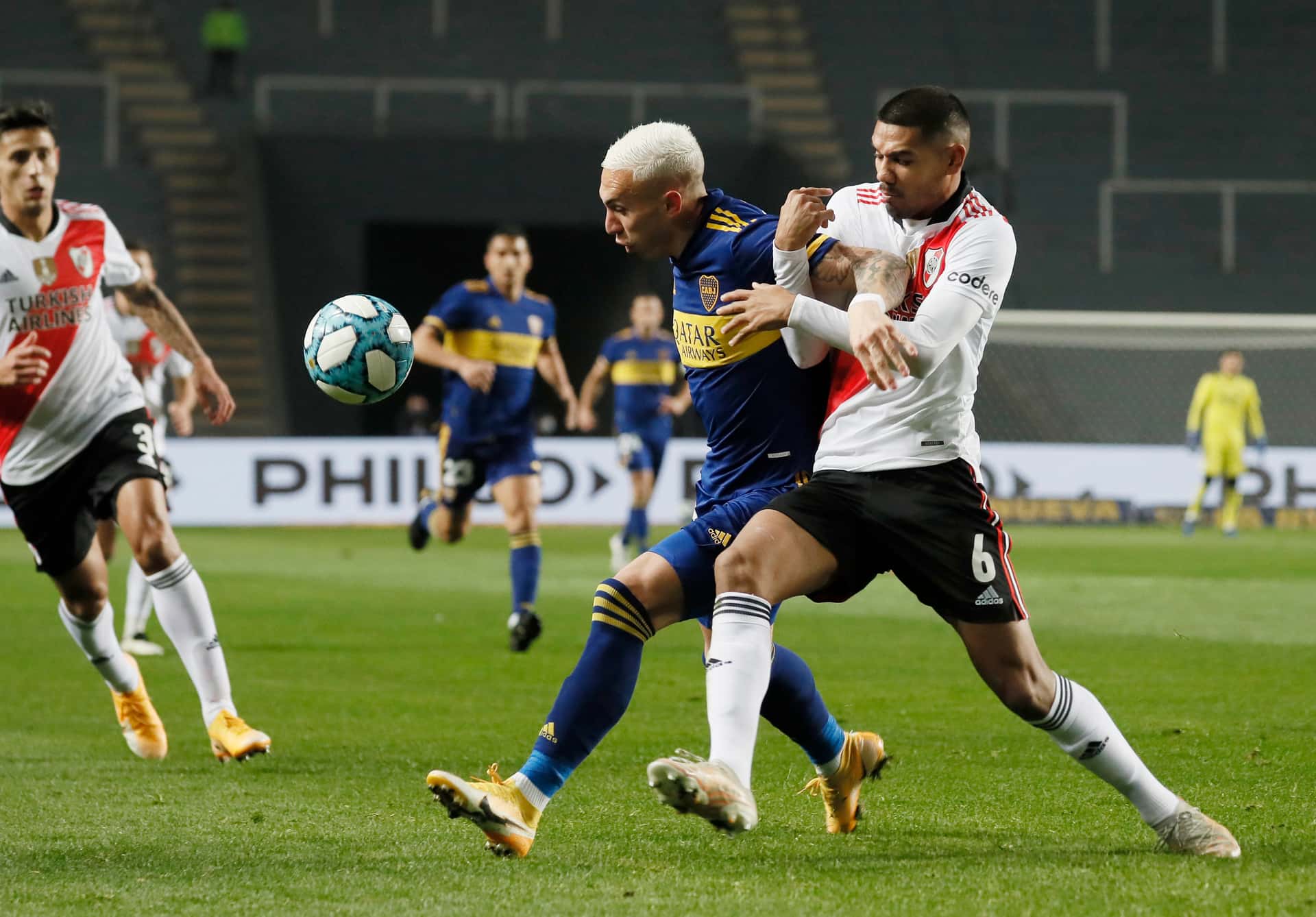 Boca y River arrancaron la Liga Profesional en la que todavía no logran adaptarse por completo, el equipo de Miguel Ángel Russo todavía no vio la victoria en cinco fechas y el de Marcelo Gallardo solamente ganó en dos oportunidades. Conoce los puestos en la tabla de los dos mejores equipos de argentina acá.