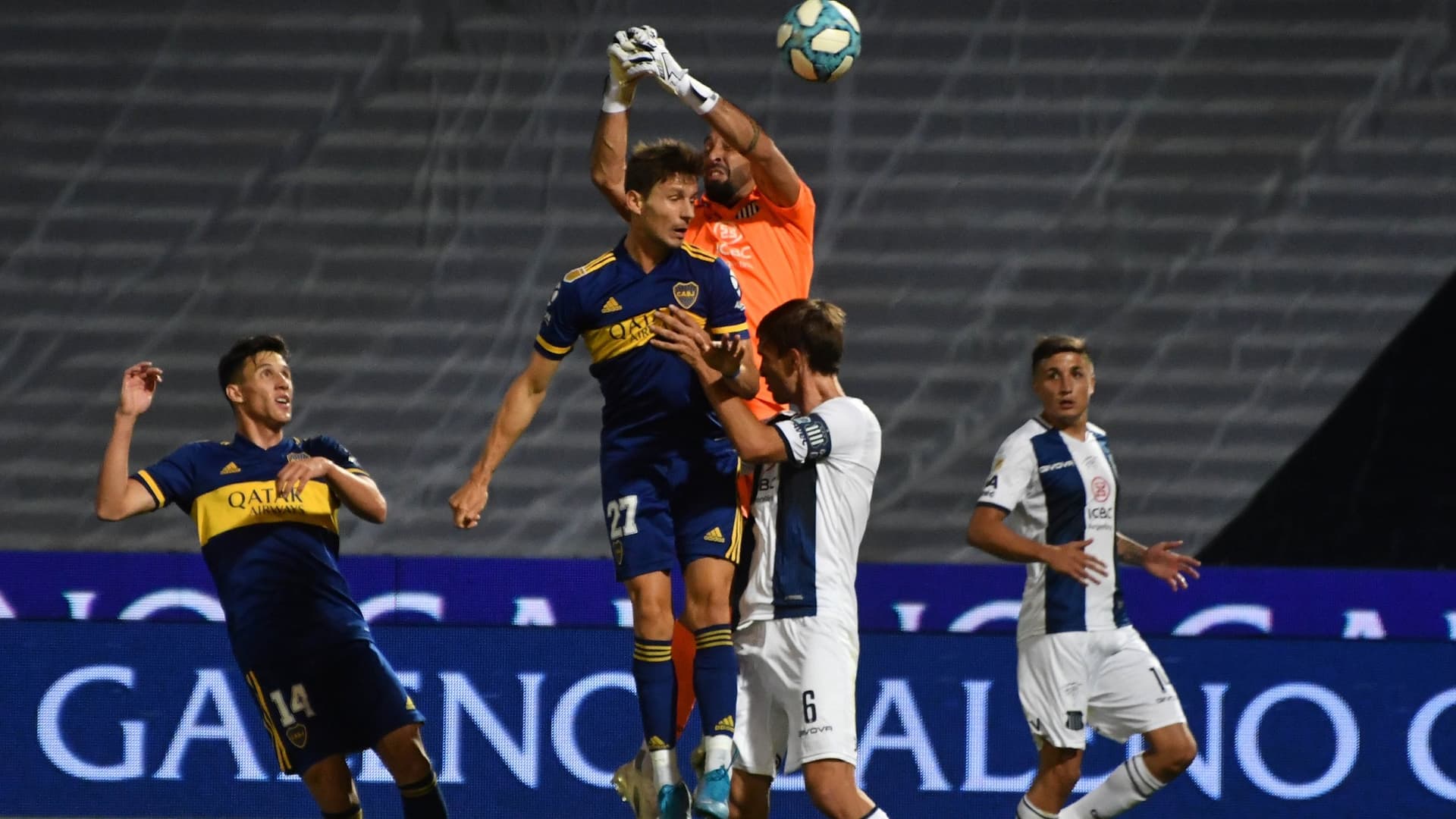 Boca y Talleres se ven las caras en la jornada cuatro de la Liga Profesional, el Xeneize necesita remontar en el torneo y la T quiere volver a sumar de a tres el próximo domingo primero de agosto ¿En qué horario juega y por dónde transmiten el partido? Enterate de toda la información acá.