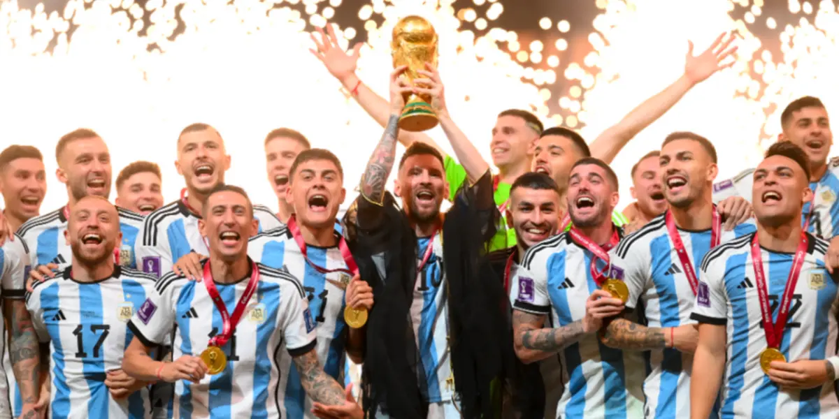 Brilló junto a Lionel Messi, tiene contrato hasta 2026 con su club, pero los hinchas no lo quieren ver