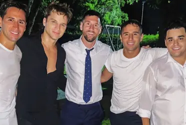 Carla, la hermana menor de la esposa de la Pulga, se casó en Rosario y la Pulga estuvo en la fiesta